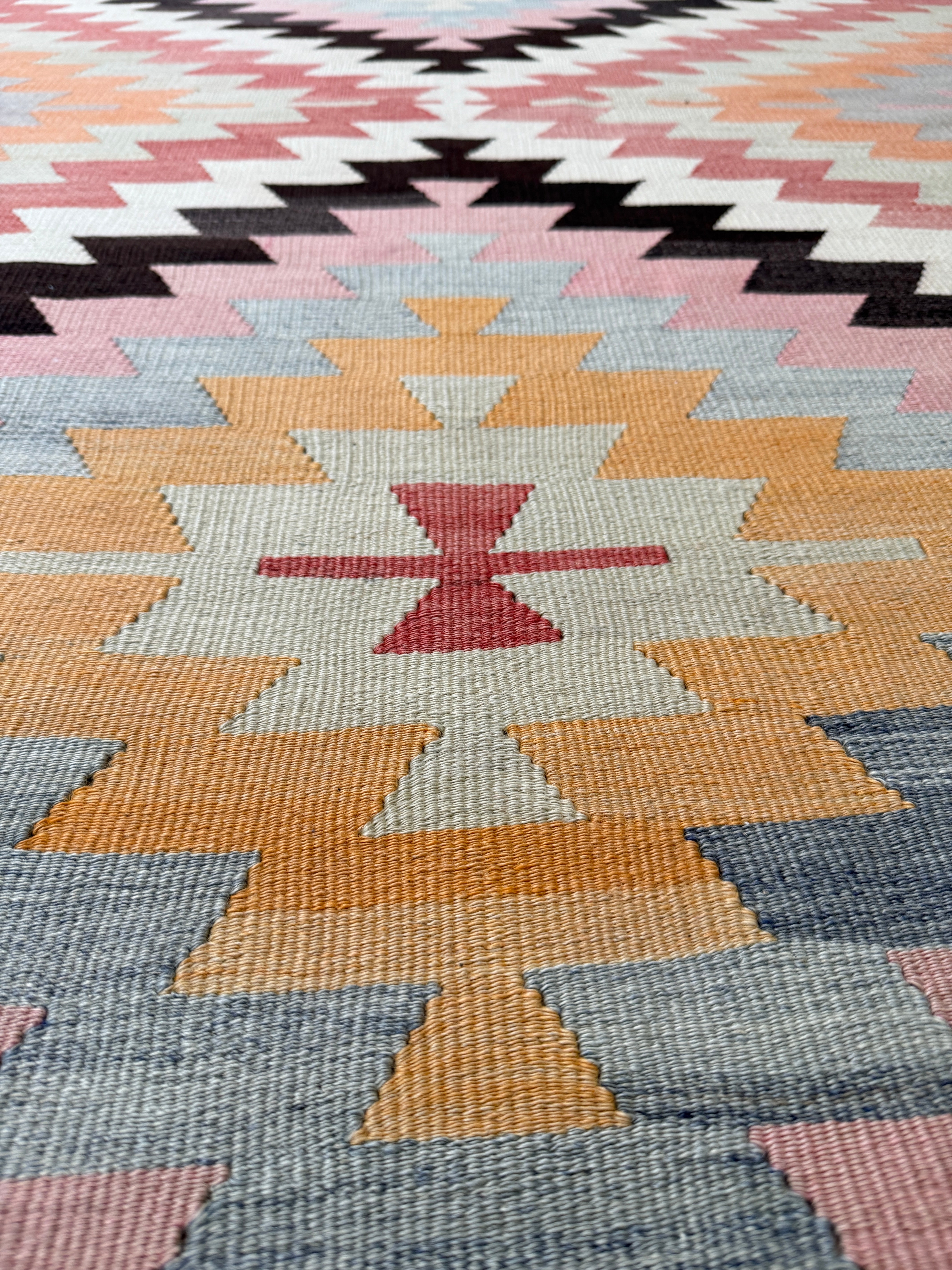 Vintage Kelim aus Denizli – handgewebter Teppich, Wolle, 332 × 205 cm. Anatolian Soul No. 82