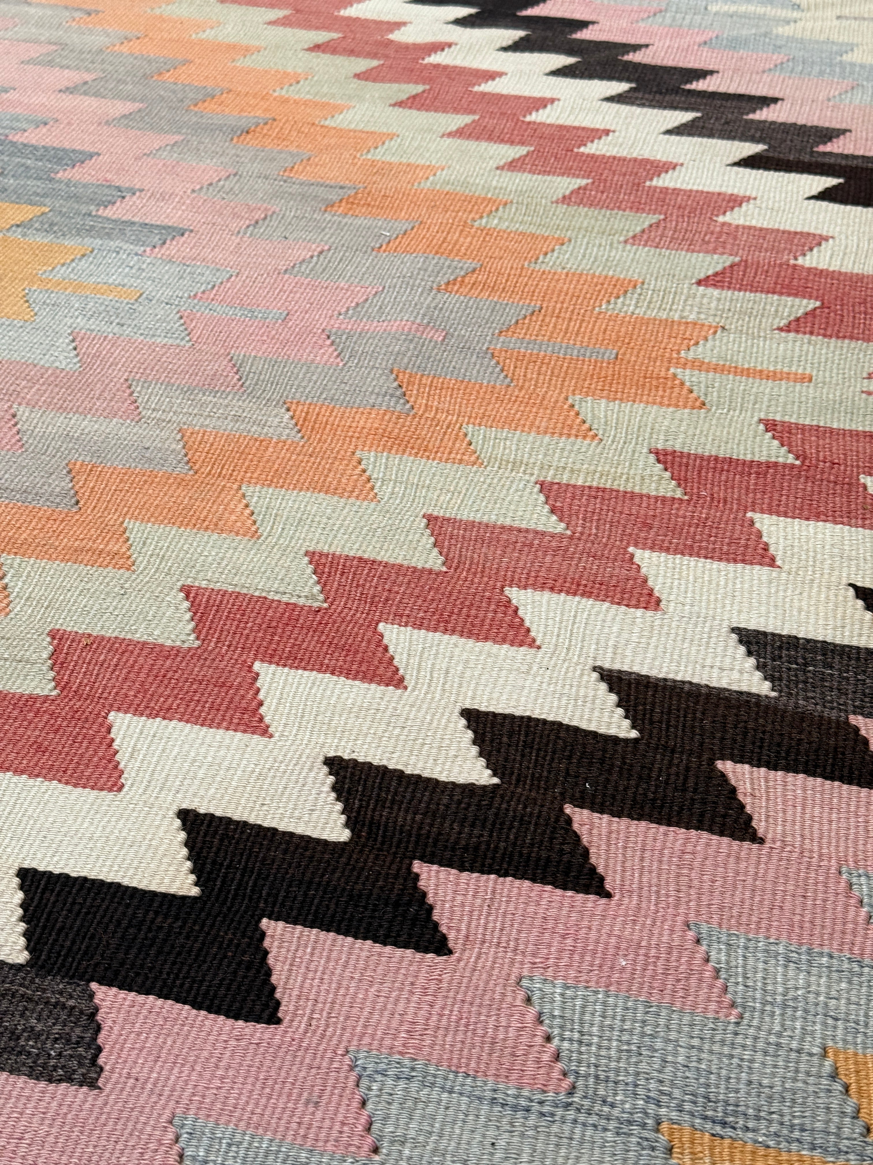 Vintage Kelim aus Denizli – handgewebter Teppich, Wolle, 332 × 205 cm. Anatolian Soul No. 82