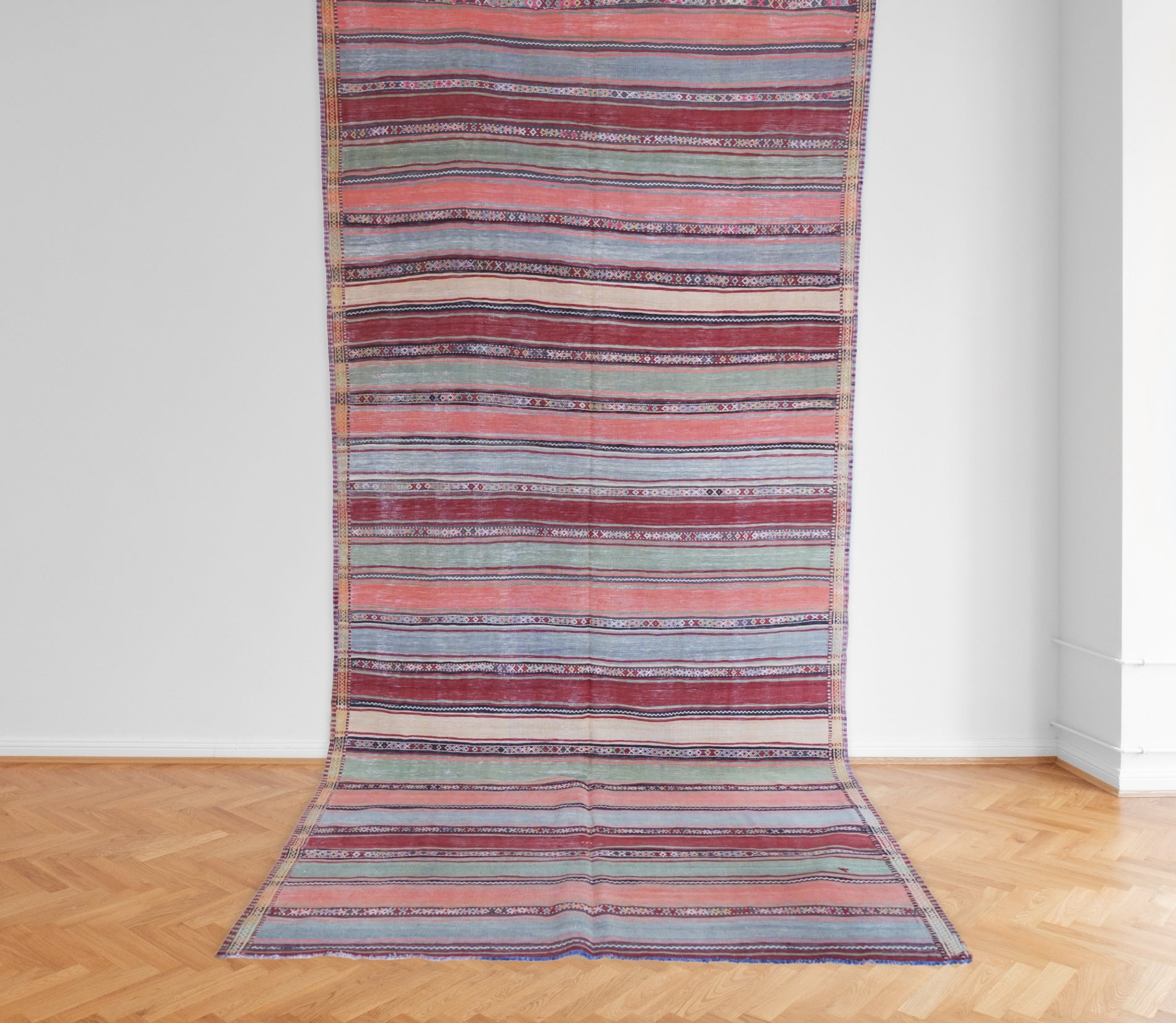 Sivas Vintage Kelim 365x170 cm. Wolle / Baumwolle. Anatolian Soul No. 109