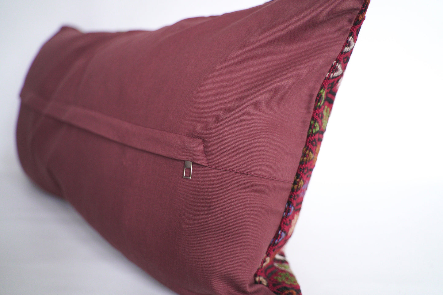 Echtes Nomadenkissen ca. 90 x 50 cm, vom Stamm der Karakecilli aus Anatolien. Vintage Kissenbezug.