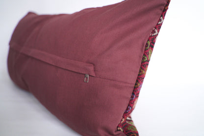 Echtes Nomadenkissen ca. 90 x 50 cm, vom Stamm der Karakecilli aus Anatolien. Vintage Kissenbezug.