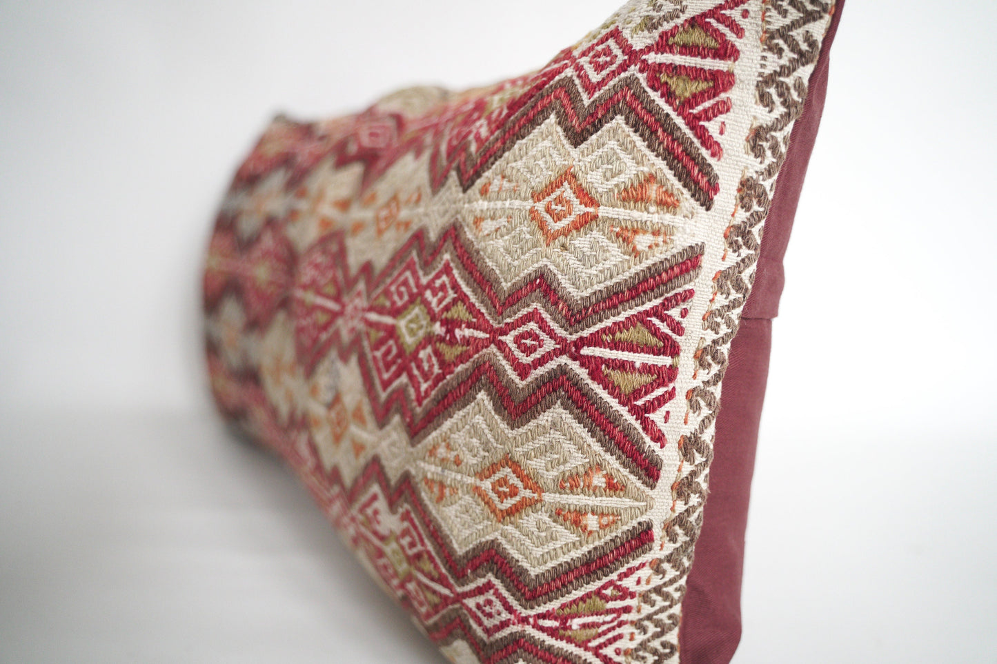Echtes Nomadenkissen 90 x 53 cm, vom Stamm der Karakecilli aus Anatolien. Vintage Kissenbezug.