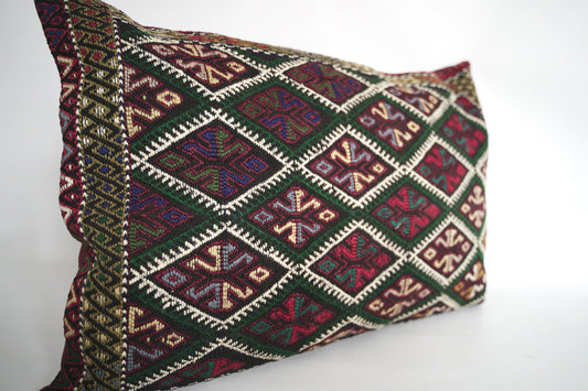 Echtes Nomaden Kissen 72 x 50 cm, vom Stamm der Karakecilli aus Anatolien. Vintage.
