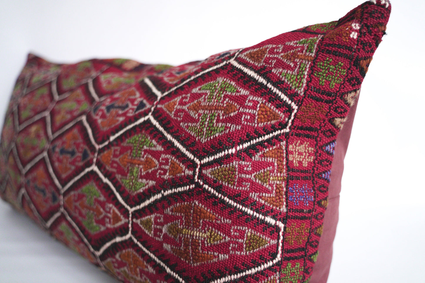 Echtes Nomadenkissen ca. 90 x 50 cm, vom Stamm der Karakecilli aus Anatolien. Vintage Kissenbezug.