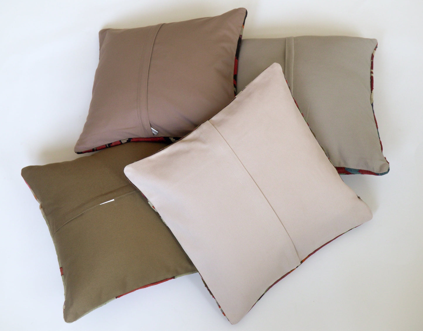 Unique vintage kilim pillow from Anatolia. 40 x 40 cm. Wool boho cushion.