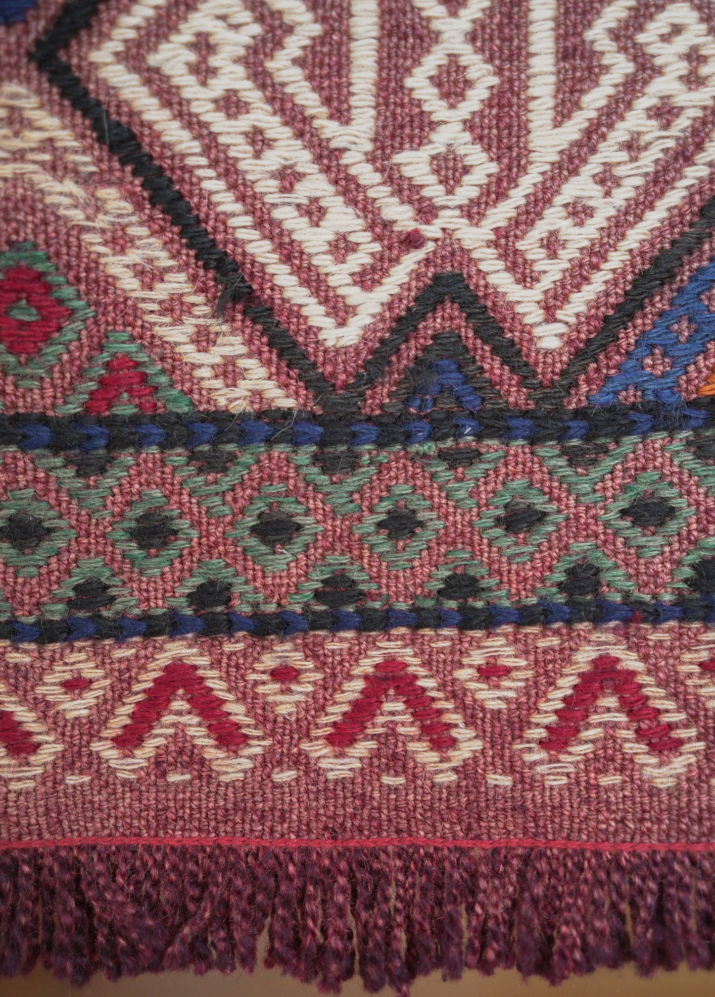 Karapinar Nomaden Kelim. Broschierter Cicim Kilim aus Zentralanatolien, ca. 170 x 125 cm.