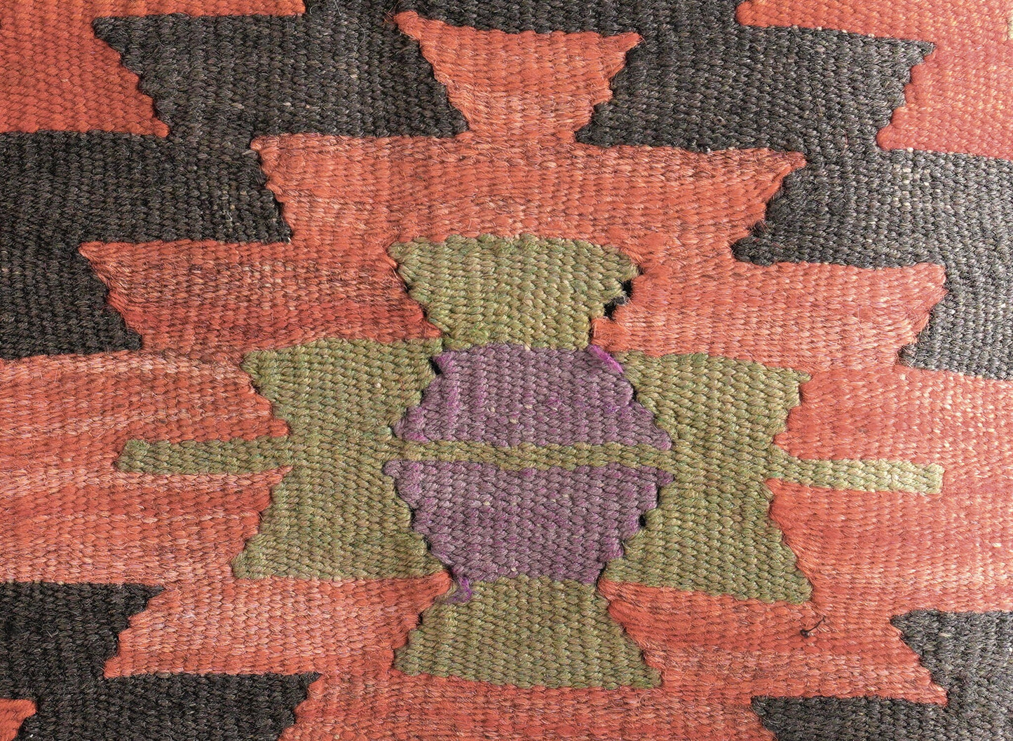 Unique vintage kilim pillow from Anatolia. 40 x 40 cm. Wool boho cushion.