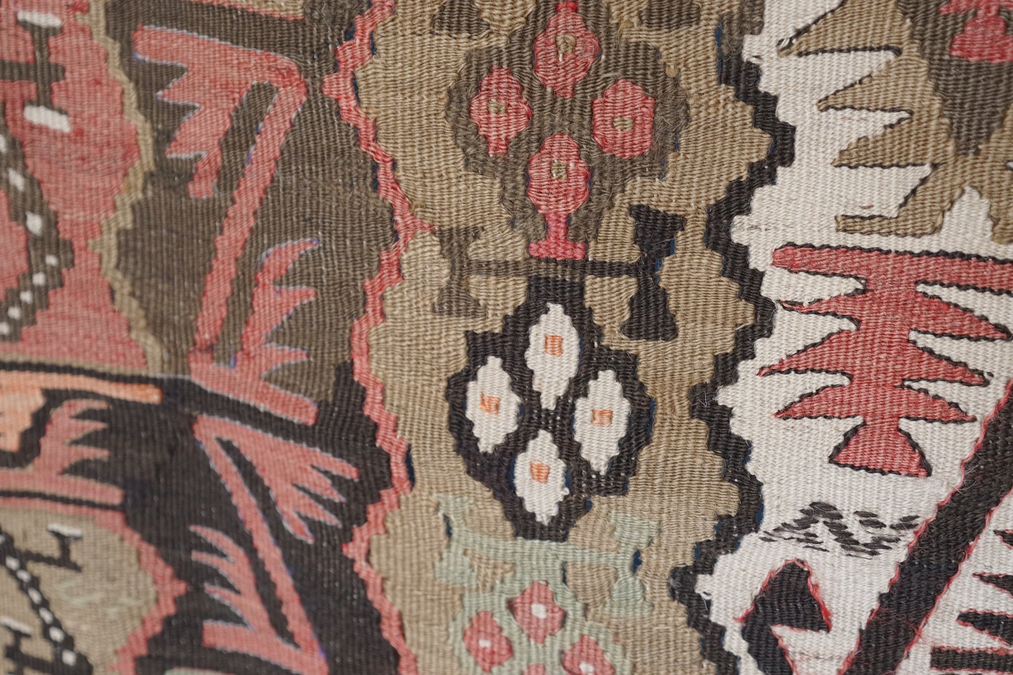 Vintage Kelim aus Esme – handgewebter Teppich, Wolle, 205 × 172 cm. Anatolian Soul No. 102