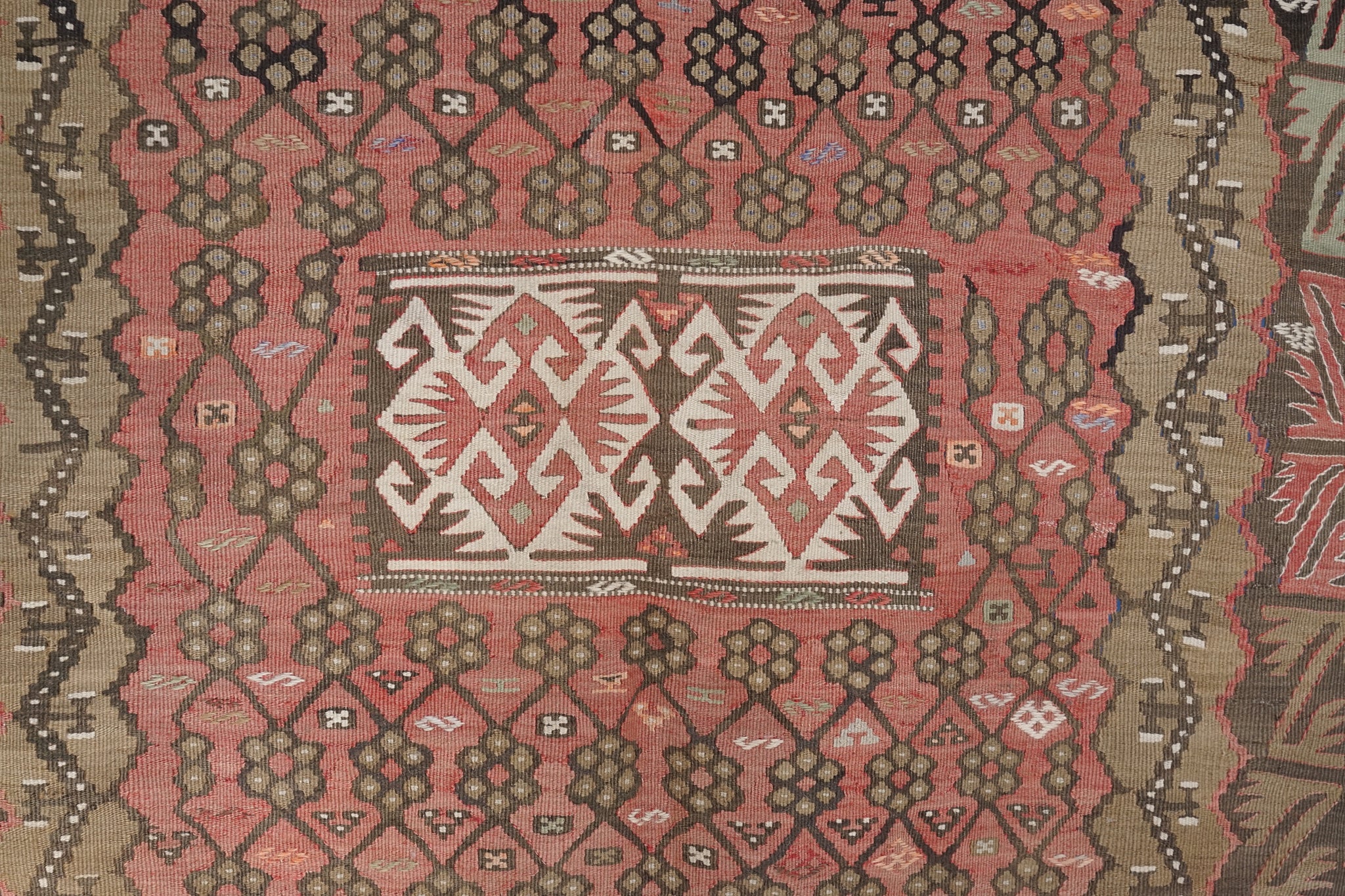 Vintage Kelim aus Esme – handgewebter Teppich, Wolle, 205 × 172 cm. Anatolian Soul No. 102