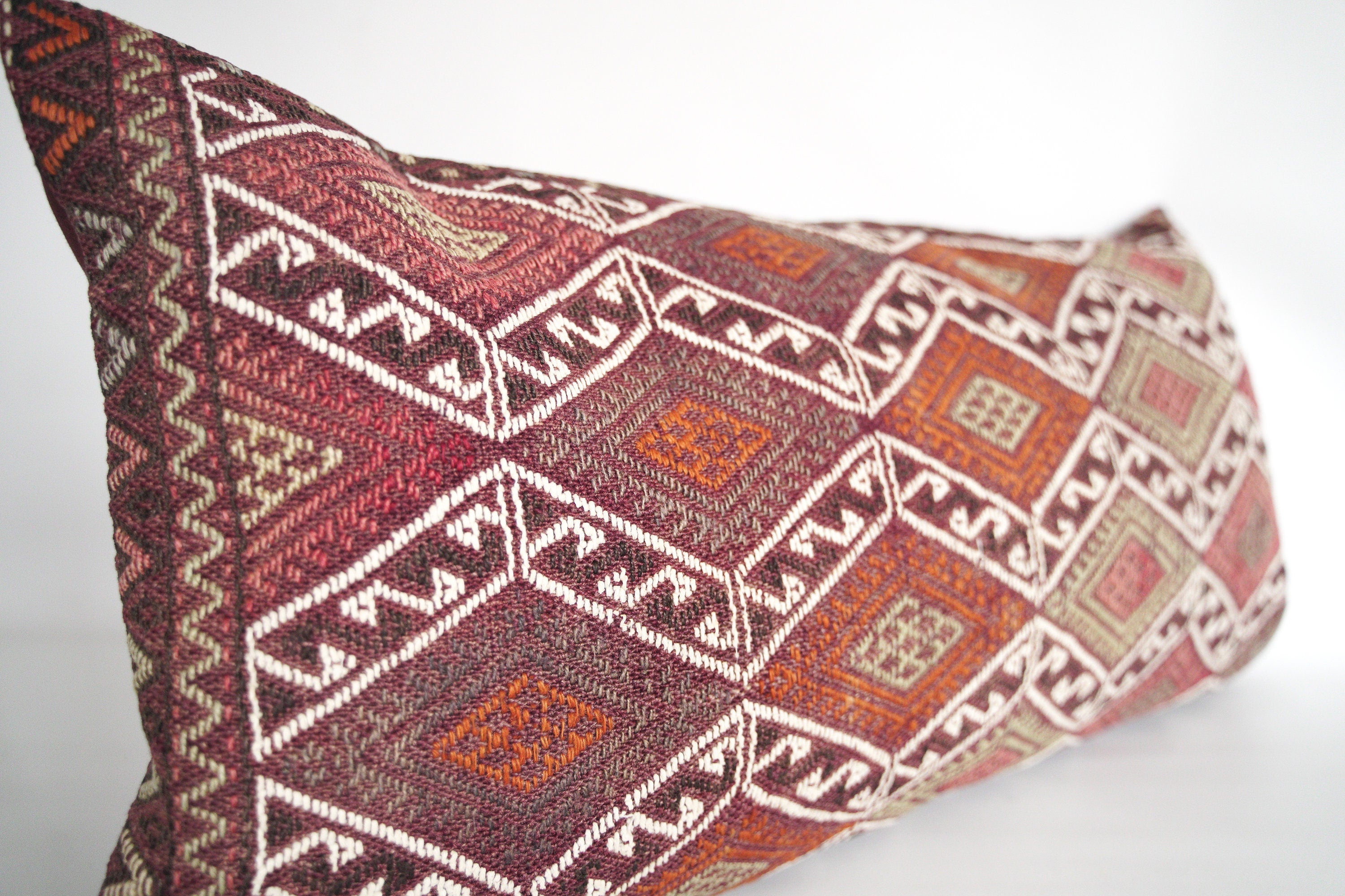 Nomad cushion 80 x 45 cm, from the Karakecilli tribe from Anatolia.