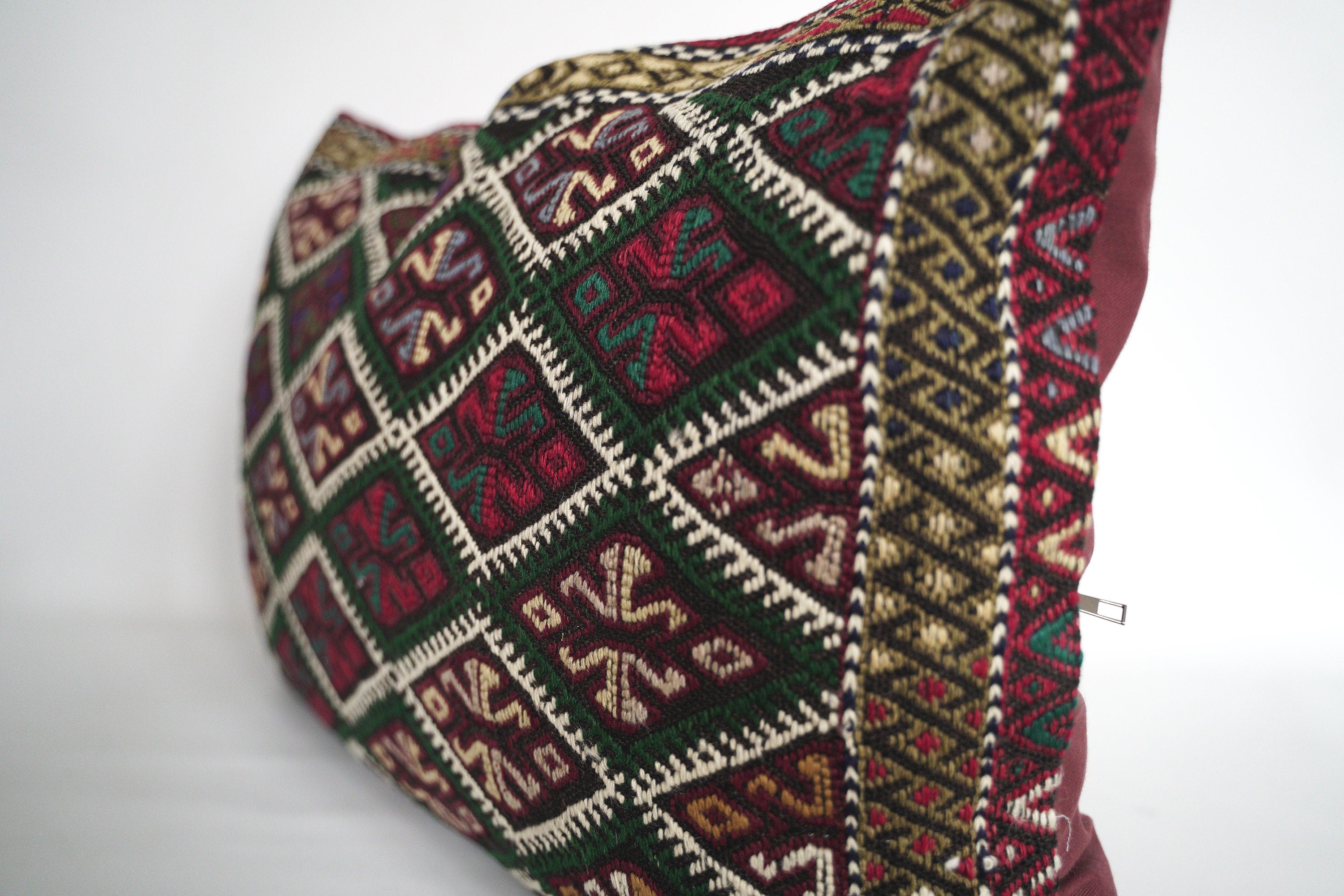 Nomad cushion 72 x 50 cm, from the Karakecilli tribe from Anatolia. Vintage.
