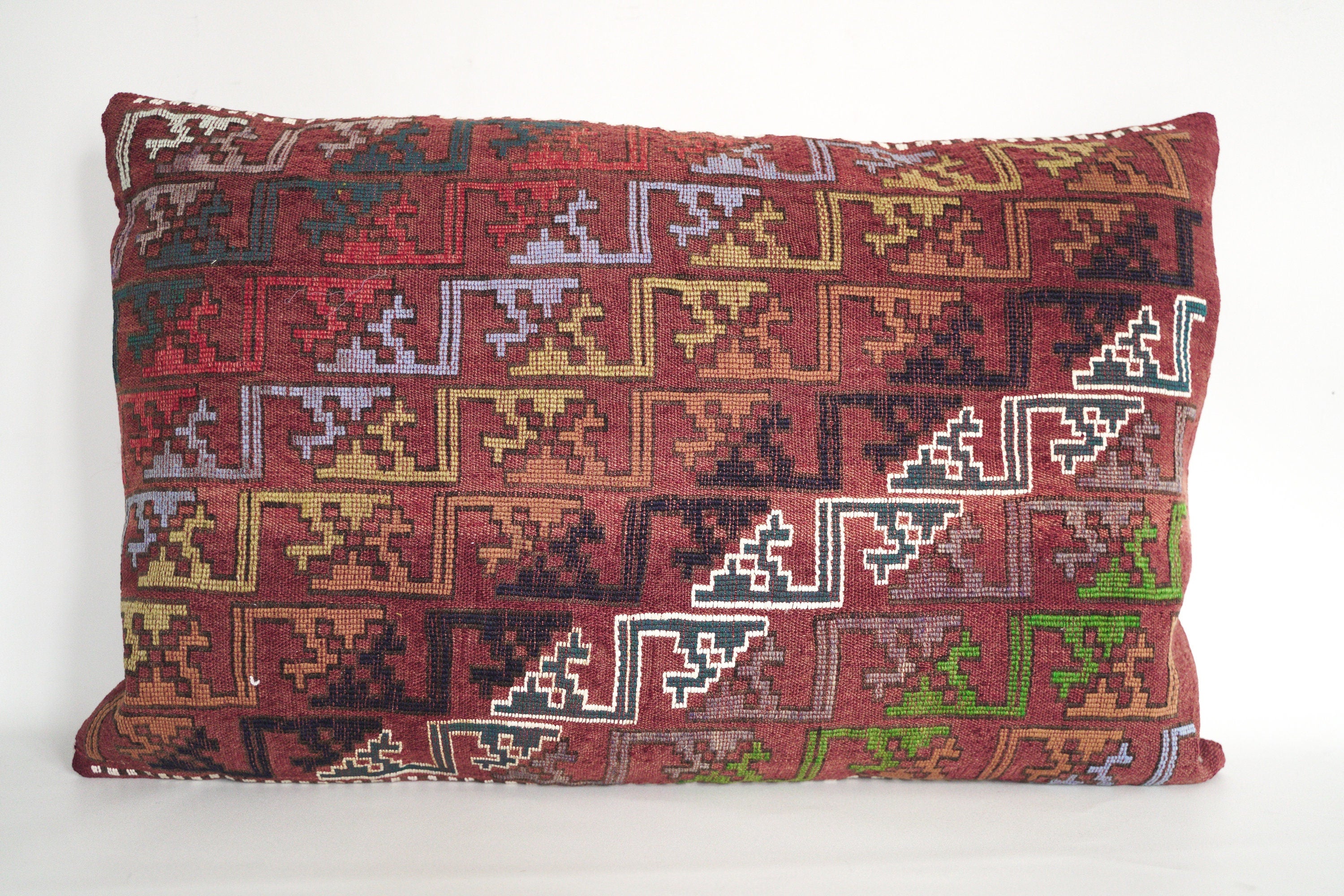 Nomad cushion 80 x 55 cm, from the Karakecilli tribe from Anatolia.