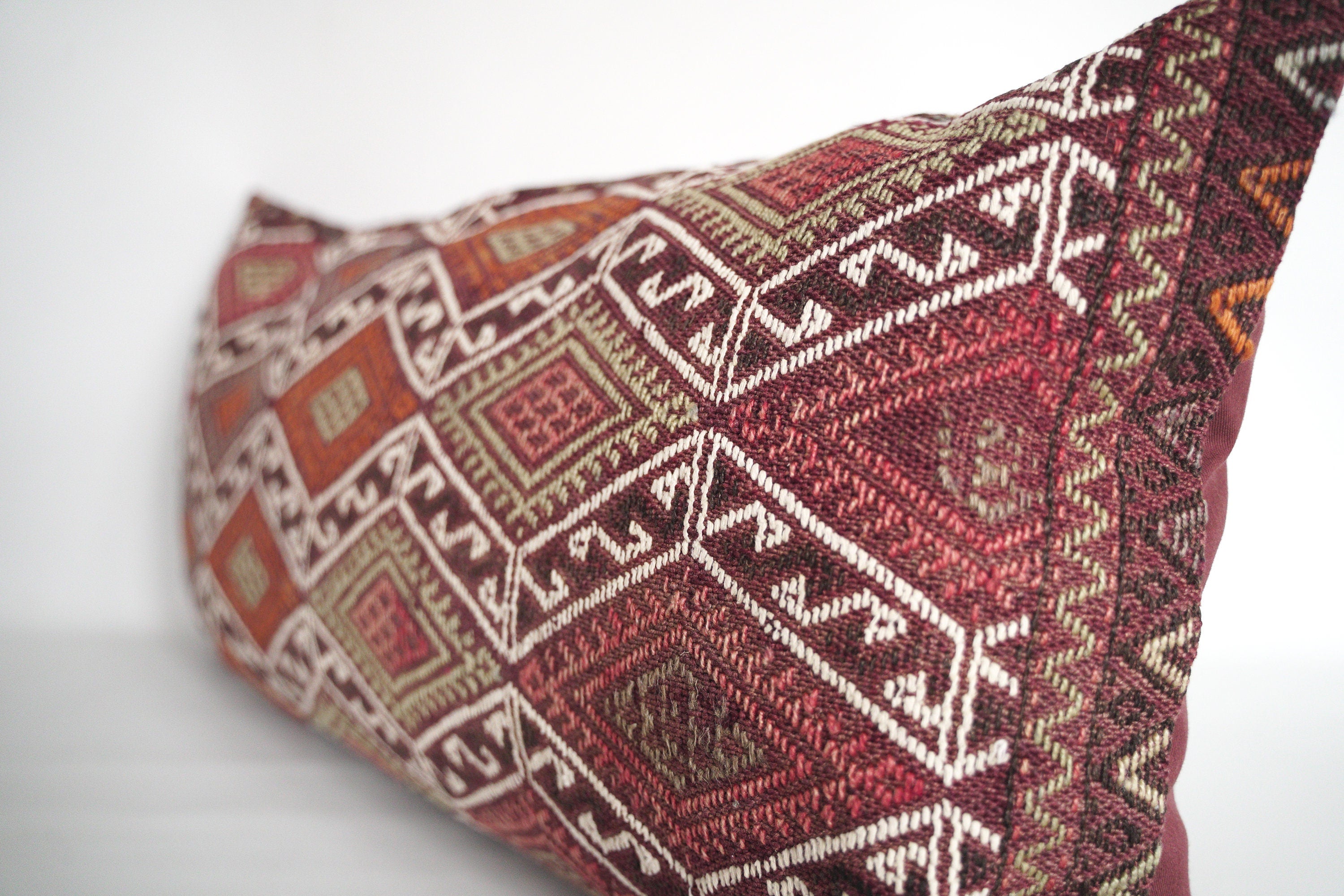 Nomad cushion 80 x 45 cm, from the Karakecilli tribe from Anatolia.