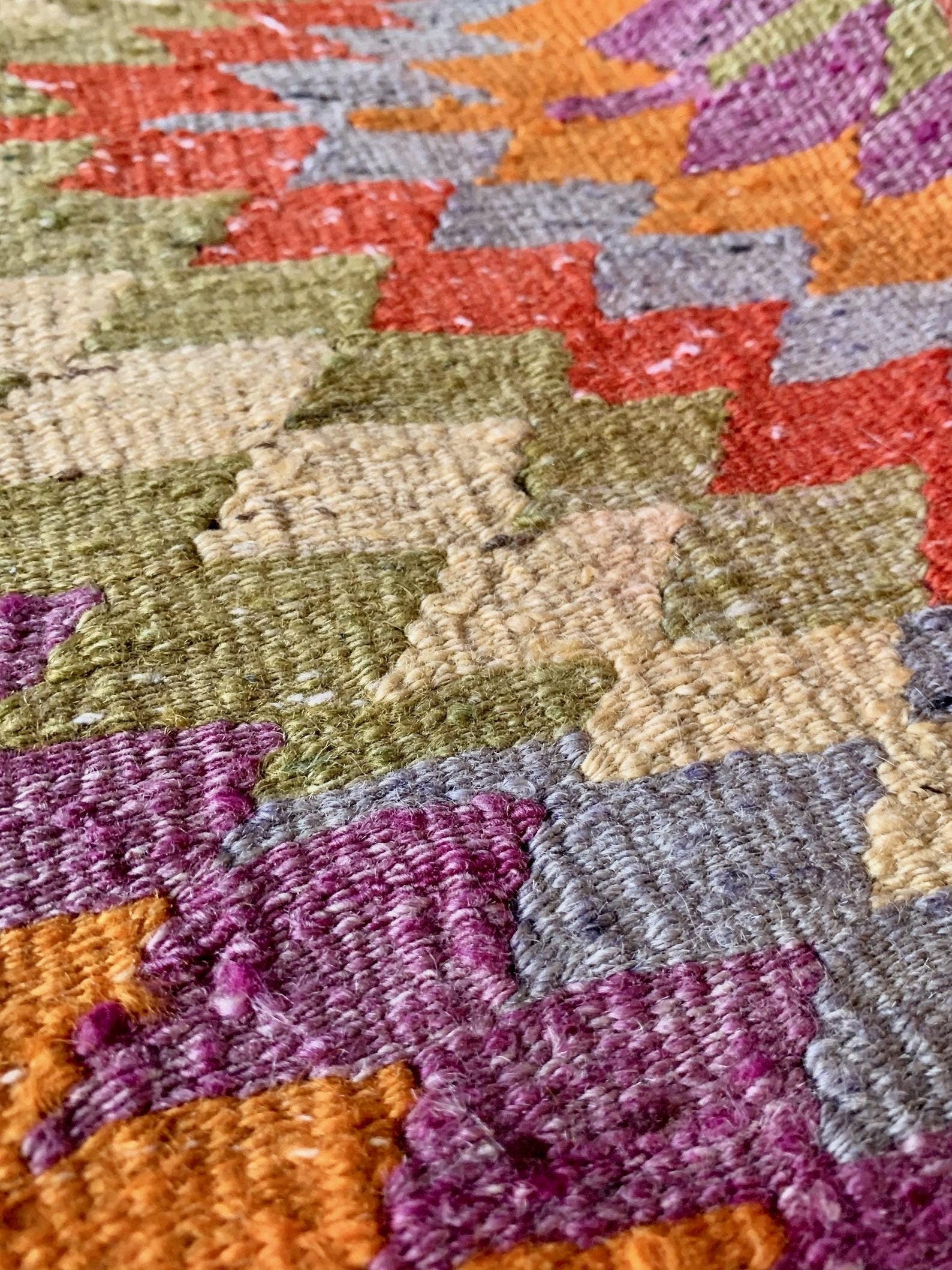 Vintage kilim from the Antalya region, 193 x 142 cm.