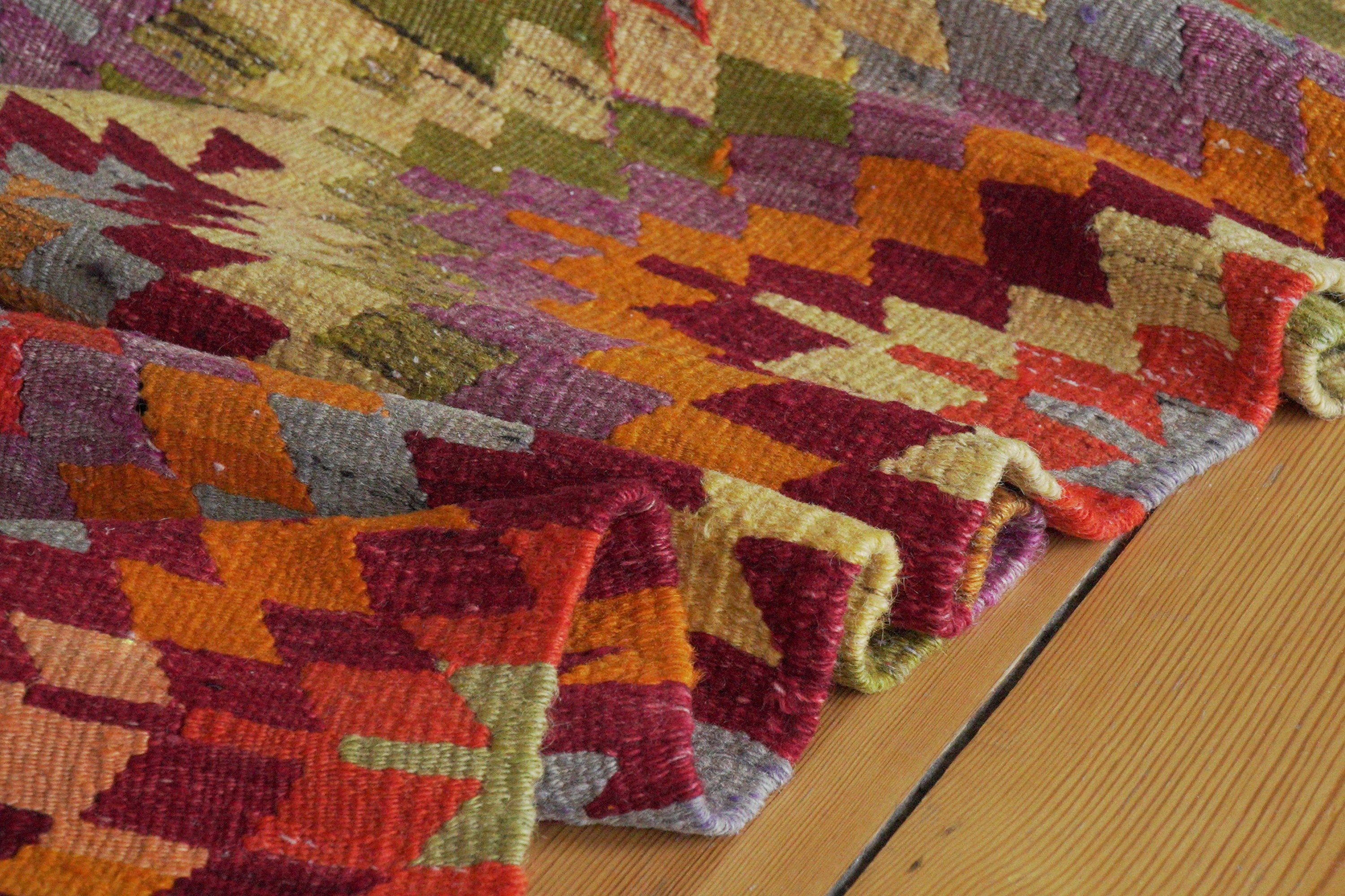 Vintage kilim from the Antalya region, 193 x 142 cm.