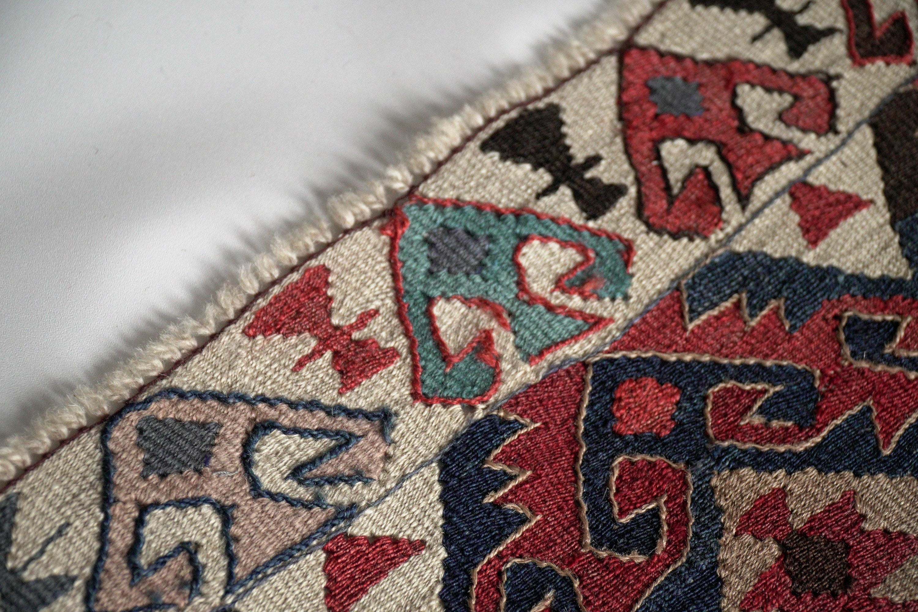 Kurdischer Vintage Kelim aus Van - handgewebter Teppich, Wolle 212 x 137 cm