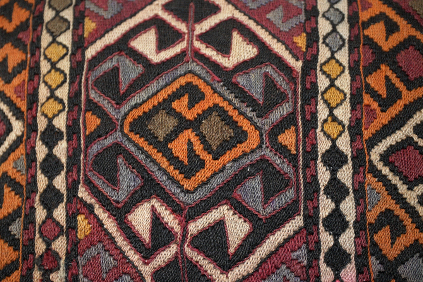 Hochwertiges Sumak Nomaden Kissen.aus der Region Antalya ca. 39 x 33 cm. Vintage Kissenbezug., Zierkissen