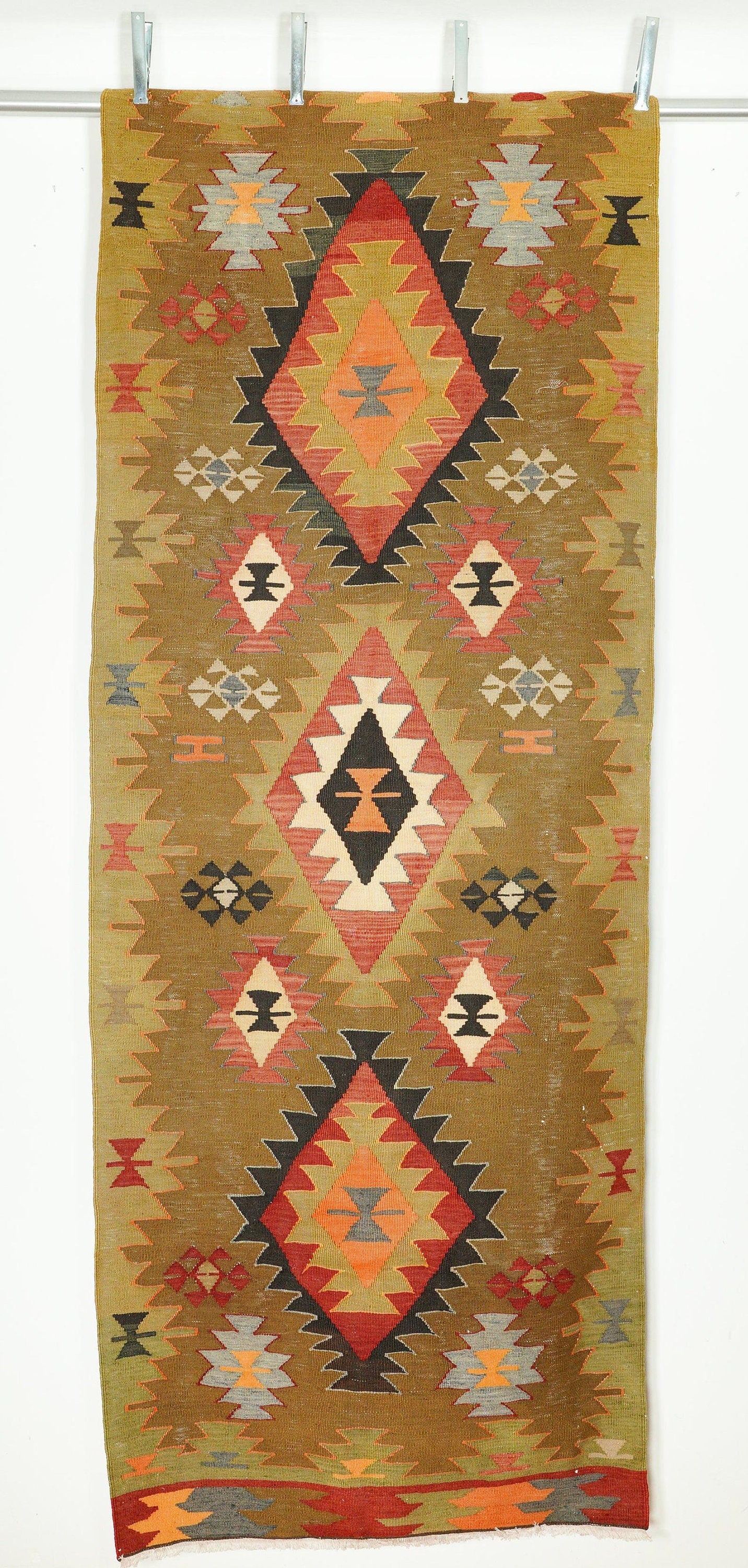 Kilim runner 267x95 cm. Wool on cotton. Handwoven in Central Anatolia.