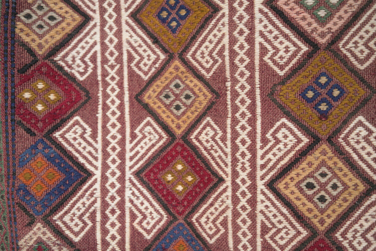 Karapinar Nomaden Kelim. Broschierter Cicim Kilim aus Zentralanatolien, ca. 170 x 125  cm.