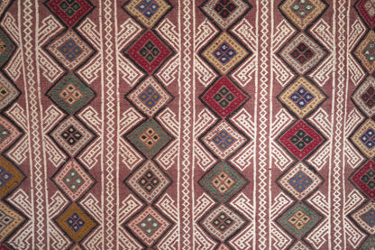 Karapinar Nomaden Kelim. Broschierter Cicim Kilim aus Zentralanatolien, ca. 170 x 125  cm.