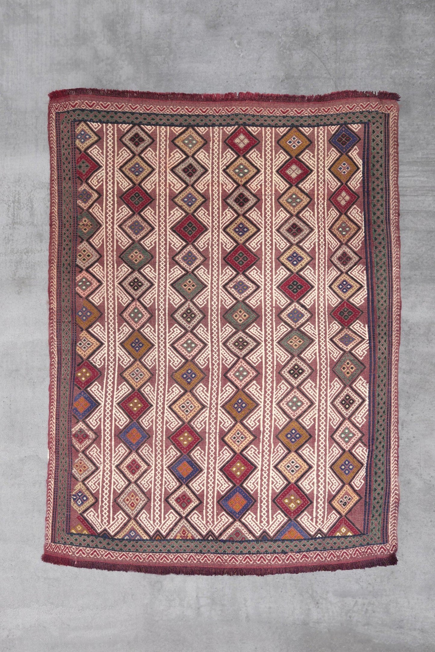 Karapinar Nomaden Kelim. Broschierter Cicim Kilim aus Zentralanatolien, ca. 170 x 125  cm.