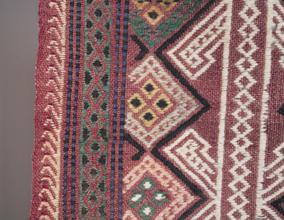 Karapinar Nomaden Kelim. Broschierter Cicim Kilim aus Zentralanatolien, ca. 170 x 125  cm.