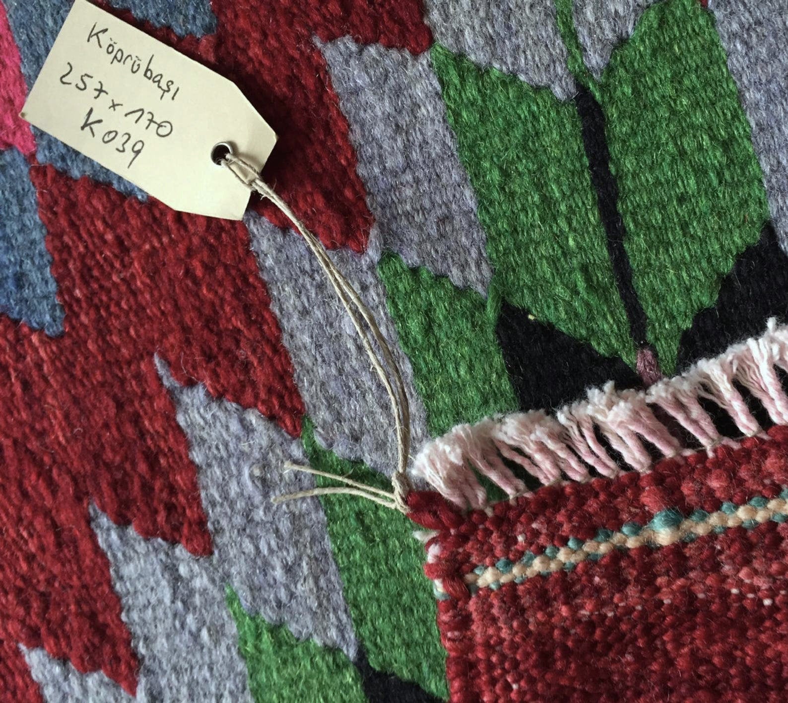 Köprübasi kilim 257 x 170 cm. Wool / Cotton.