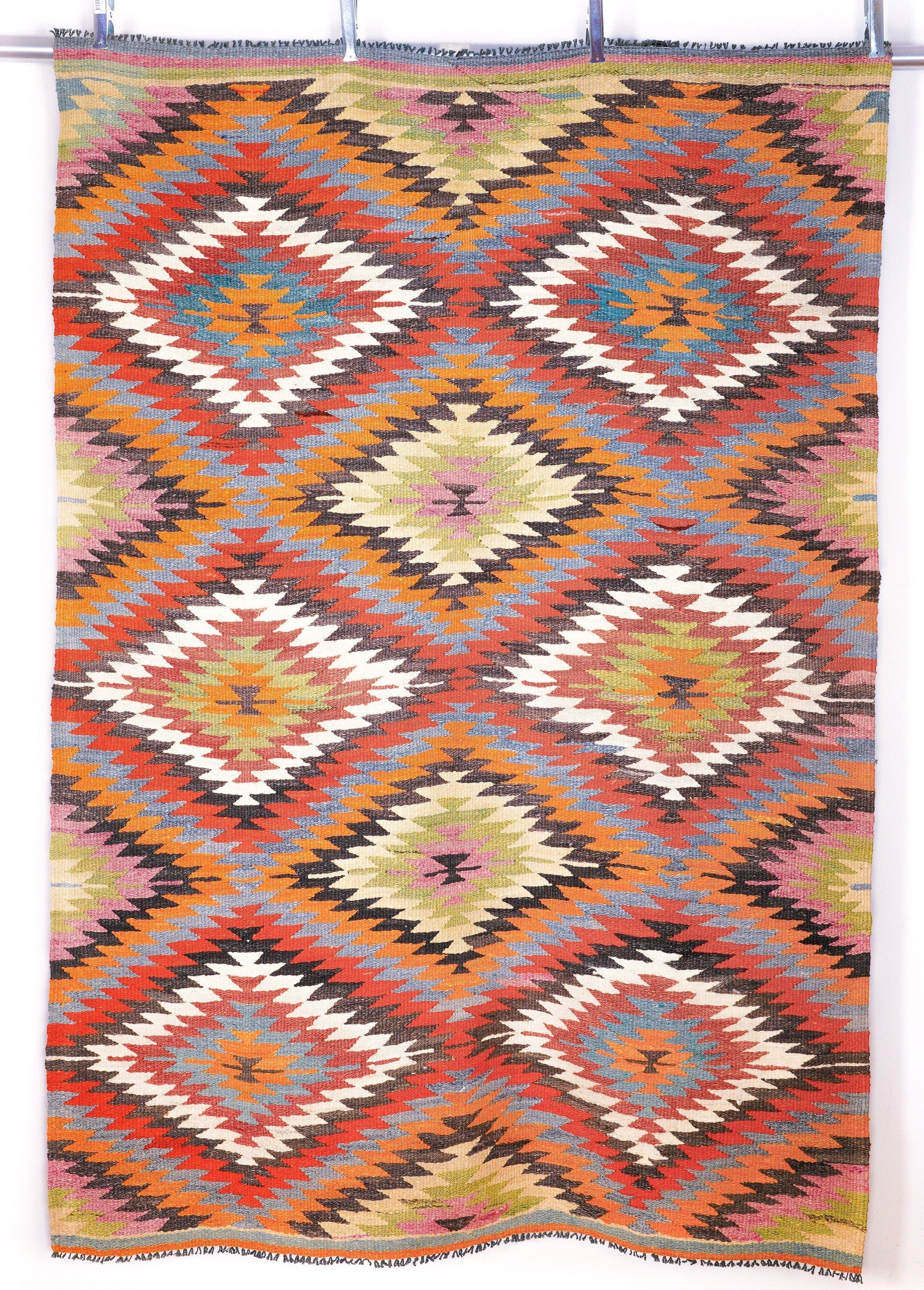 Kelim aus Acipayam in 190 x 135 cm - Vintage Kilim. Anatolian Soul No. 115